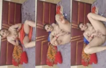 Sexy Desi Bhabhi Shows Nude Body and Fucking part 1