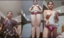 Hot Desi mall Shows Her Nude Body