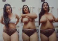 Sexy Desi Mall Show Her Big Boobs